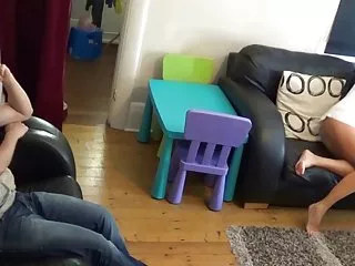 妈妈看着他妈的