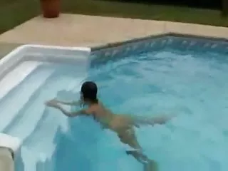 泰国人妖乱搞自己