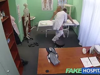 拉丁宝贝throating公鸡