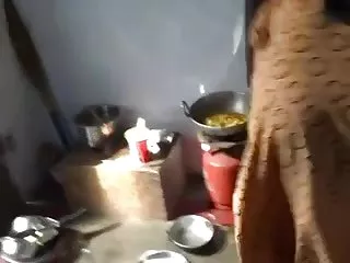 丰满的金发作弊妈妈