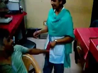 热的青少年宝贝家他妈的